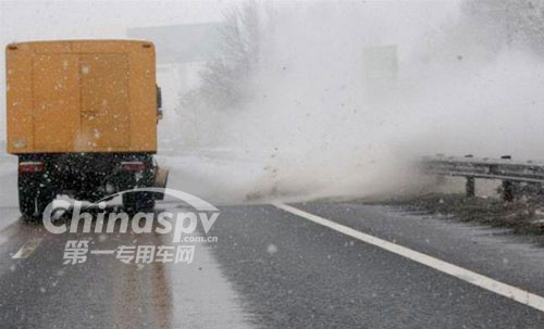 除雪车的效果比较理想